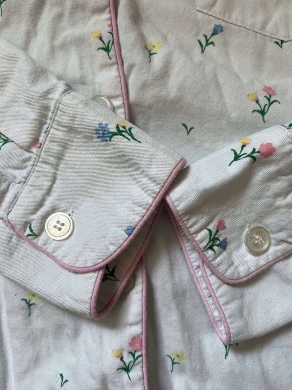 Great condition White Floral Pajama Set with Pink Trim - Picture 14 of 14